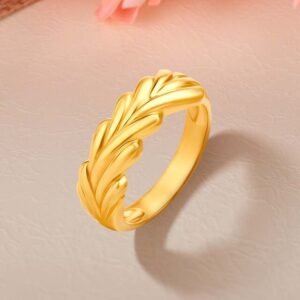 Classic 22 Karat Yellow Gold Leaf Patterned Finger Ring